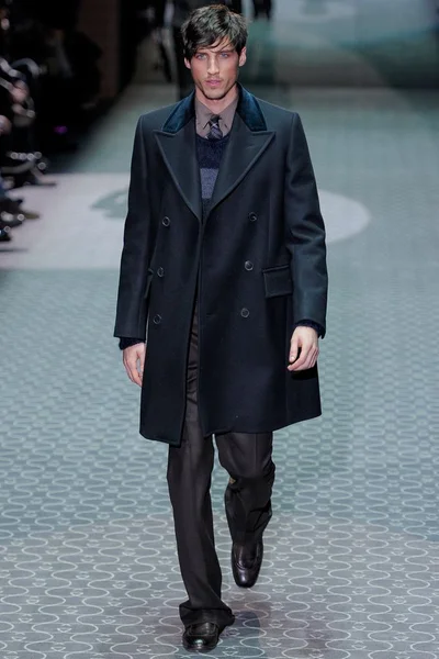 Look 28
